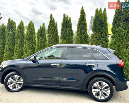 Синий Киа Niro, объемом двигателя 0 л и пробегом 88 тыс. км за 17777 $, фото 13 на Automoto.ua