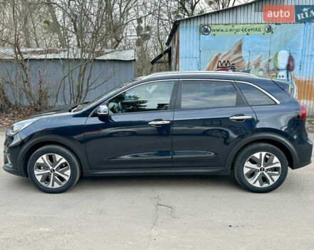 Синий Киа Niro, объемом двигателя 0 л и пробегом 82 тыс. км за 17500 $, фото 2 на Automoto.ua