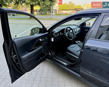 Киа Niro 2019 в Ровно на Automoto.ua Синий Киа Niro, объемом двигателя 0 л и пробегом 187 тыс. км за 17600 $, фото 25 на Automoto.ua
