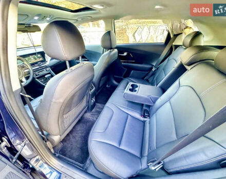 Синий Киа Niro, объемом двигателя 1.58 л и пробегом 52 тыс. км за 22000 $, фото 9 на Automoto.ua