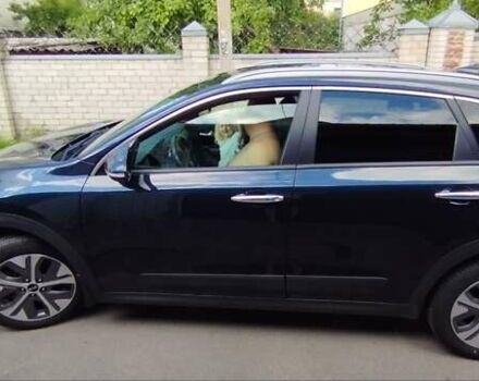 Синій Кіа Niro, об'ємом двигуна 0 л та пробігом 105 тис. км за 18500 $, фото 8 на Automoto.ua
