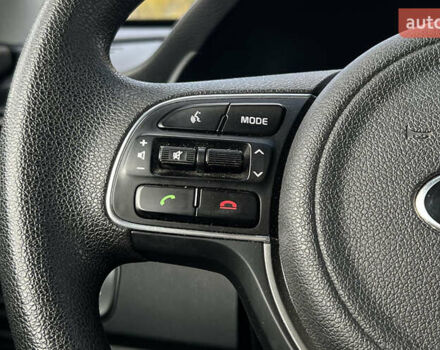 Синий Киа Niro, объемом двигателя 1.58 л и пробегом 91 тыс. км за 17650 $, фото 9 на Automoto.ua