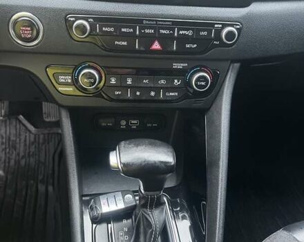 Синий Киа Niro, объемом двигателя 1.58 л и пробегом 160 тыс. км за 16300 $, фото 14 на Automoto.ua