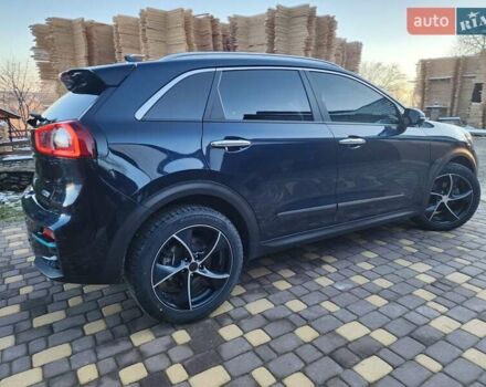 Синий Киа Niro, объемом двигателя 0 л и пробегом 119 тыс. км за 18300 $, фото 9 на Automoto.ua