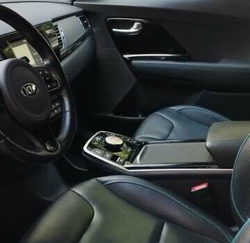 Синій Кіа Niro, об'ємом двигуна 0 л та пробігом 105 тис. км за 18500 $, фото 14 на Automoto.ua