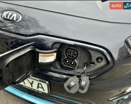 Синій Кіа Niro, об'ємом двигуна 0 л та пробігом 83 тис. км за 18700 $, фото 16 на Automoto.ua