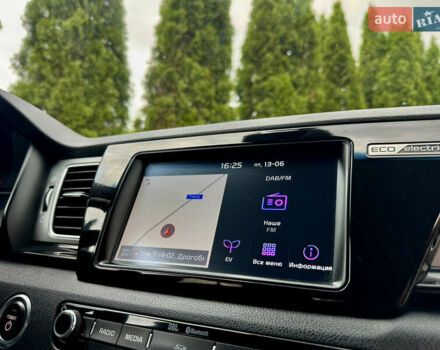 Синий Киа Niro, объемом двигателя 0 л и пробегом 88 тыс. км за 17777 $, фото 18 на Automoto.ua