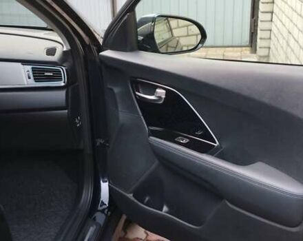 Синій Кіа Niro, об'ємом двигуна 0 л та пробігом 105 тис. км за 18500 $, фото 5 на Automoto.ua