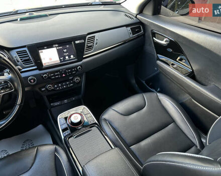 Синий Киа Niro, объемом двигателя 0 л и пробегом 155 тыс. км за 18650 $, фото 70 на Automoto.ua