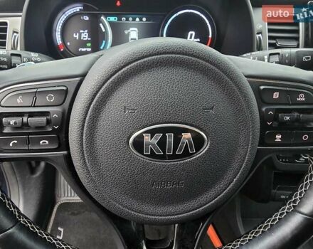 Синій Кіа Niro, об'ємом двигуна 0 л та пробігом 120 тис. км за 18770 $, фото 8 на Automoto.ua