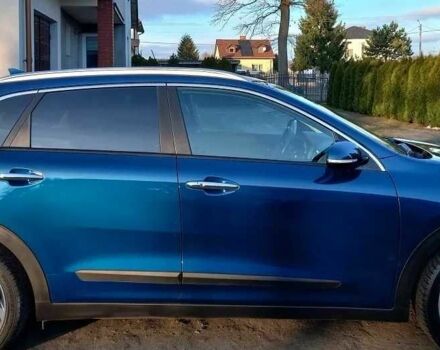 Синий Киа Niro, объемом двигателя 1.6 л и пробегом 78 тыс. км за 10499 $, фото 2 на Automoto.ua