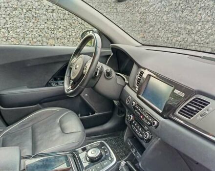 Синий Киа Niro, объемом двигателя 0 л и пробегом 111 тыс. км за 17950 $, фото 24 на Automoto.ua