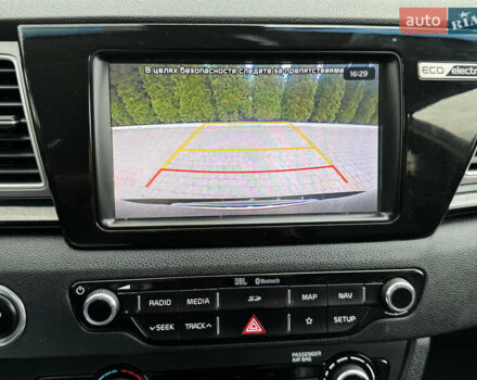 Синий Киа Niro, объемом двигателя 0 л и пробегом 88 тыс. км за 17777 $, фото 56 на Automoto.ua