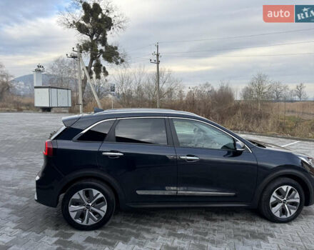 Синий Киа Niro, объемом двигателя 0 л и пробегом 168 тыс. км за 16800 $, фото 9 на Automoto.ua
