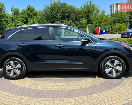 Синій Кіа Niro, об'ємом двигуна 1.6 л та пробігом 92 тис. км за 19700 $, фото 7 на Automoto.ua