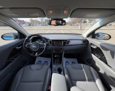Синий Киа Niro, объемом двигателя 1.6 л и пробегом 40 тыс. км за 12000 $, фото 8 на Automoto.ua