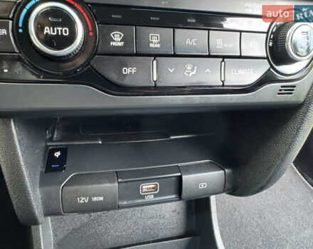 Синій Кіа Niro, об'ємом двигуна 0 л та пробігом 145 тис. км за 16999 $, фото 47 на Automoto.ua