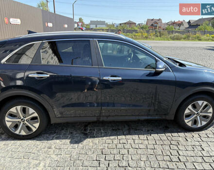 Синий Киа Niro, объемом двигателя 0 л и пробегом 110 тыс. км за 19500 $, фото 2 на Automoto.ua