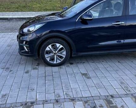 Синий Киа Niro, объемом двигателя 0 л и пробегом 182 тыс. км за 17500 $, фото 1 на Automoto.ua