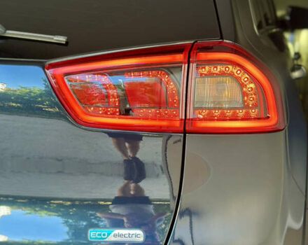 Синий Киа Niro, объемом двигателя 0 л и пробегом 155 тыс. км за 18650 $, фото 103 на Automoto.ua