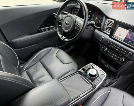 Синій Кіа Niro, об'ємом двигуна 0 л та пробігом 147 тис. км за 17400 $, фото 18 на Automoto.ua