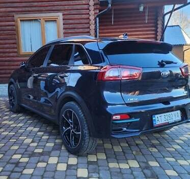 Синий Киа Niro, объемом двигателя 0 л и пробегом 119 тыс. км за 18300 $, фото 3 на Automoto.ua