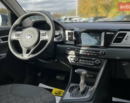 Синий Киа Niro, объемом двигателя 1.58 л и пробегом 91 тыс. км за 17650 $, фото 7 на Automoto.ua