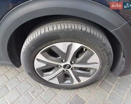 Синий Киа Niro, объемом двигателя 0 л и пробегом 164 тыс. км за 17500 $, фото 4 на Automoto.ua