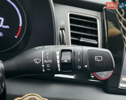 Синій Кіа Niro, об'ємом двигуна 0 л та пробігом 130 тис. км за 18455 $, фото 52 на Automoto.ua
