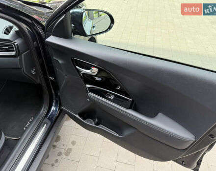 Синій Кіа Niro, об'ємом двигуна 0 л та пробігом 147 тис. км за 17400 $, фото 20 на Automoto.ua