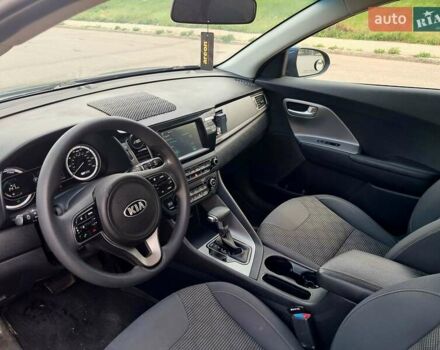 Синий Киа Niro, объемом двигателя 1.58 л и пробегом 371 тыс. км за 14000 $, фото 8 на Automoto.ua