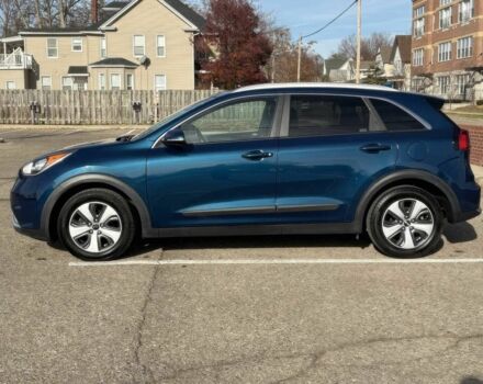 Синий Киа Niro, объемом двигателя 1.6 л и пробегом 40 тыс. км за 12000 $, фото 3 на Automoto.ua