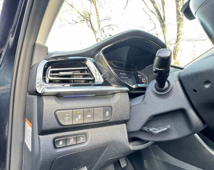 Синий Киа Niro, объемом двигателя 1.6 л и пробегом 52 тыс. км за 19800 $, фото 21 на Automoto.ua