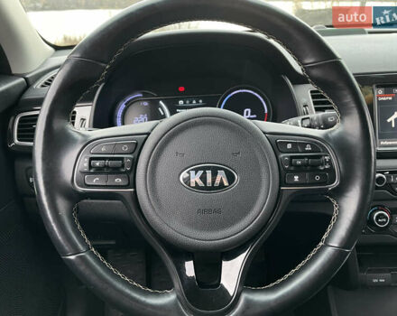 Синій Кіа Niro, об'ємом двигуна 0 л та пробігом 130 тис. км за 18455 $, фото 48 на Automoto.ua