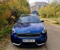 Синий Киа Niro, объемом двигателя 1.6 л и пробегом 385 тыс. км за 10000 $, фото 1 на Automoto.ua