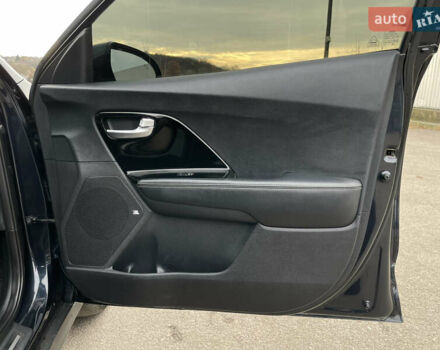 Синій Кіа Niro, об'ємом двигуна 0 л та пробігом 130 тис. км за 18455 $, фото 38 на Automoto.ua