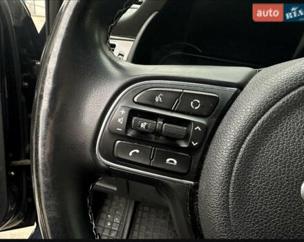 Синій Кіа Niro, об'ємом двигуна 0 л та пробігом 83 тис. км за 18700 $, фото 27 на Automoto.ua