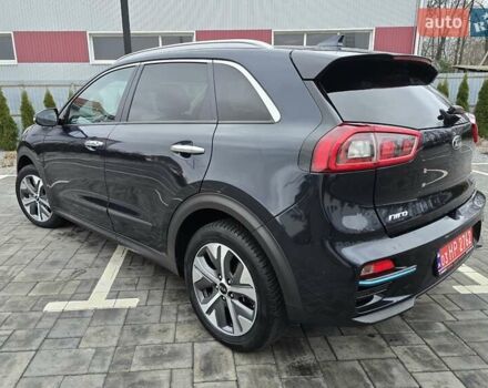 Синій Кіа Niro, об'ємом двигуна 0 л та пробігом 120 тис. км за 18770 $, фото 4 на Automoto.ua