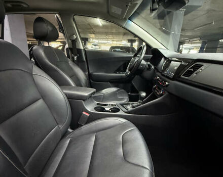 Синий Киа Niro, объемом двигателя 1.58 л и пробегом 67 тыс. км за 18500 $, фото 25 на Automoto.ua