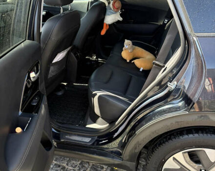 Синій Кіа Niro, об'ємом двигуна 0 л та пробігом 100 тис. км за 19300 $, фото 13 на Automoto.ua