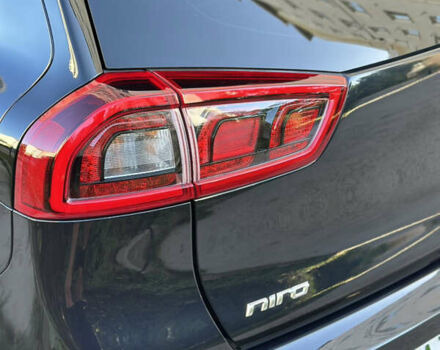 Синий Киа Niro, объемом двигателя 0 л и пробегом 155 тыс. км за 18650 $, фото 104 на Automoto.ua