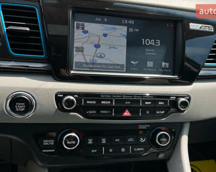 Синій Кіа Niro, об'ємом двигуна 1.6 л та пробігом 92 тис. км за 19700 $, фото 16 на Automoto.ua