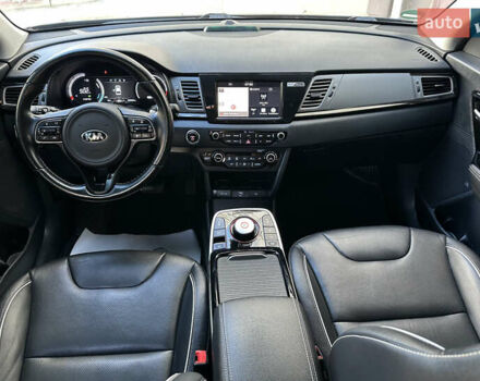 Синий Киа Niro, объемом двигателя 0 л и пробегом 155 тыс. км за 18650 $, фото 69 на Automoto.ua