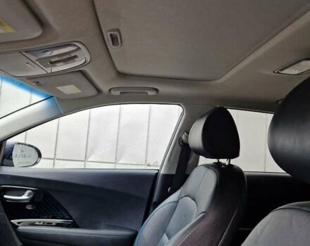 Синій Кіа Niro, об'ємом двигуна 0 л та пробігом 74 тис. км за 18200 $, фото 2 на Automoto.ua