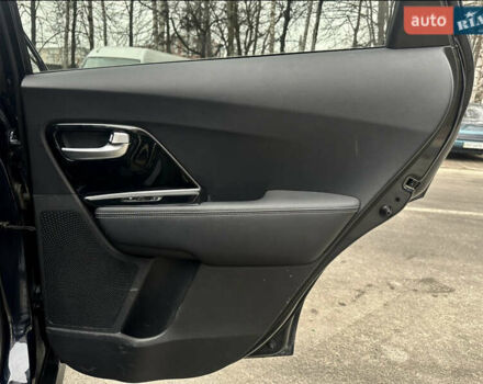 Синій Кіа Niro, об'ємом двигуна 0 л та пробігом 83 тис. км за 18700 $, фото 49 на Automoto.ua