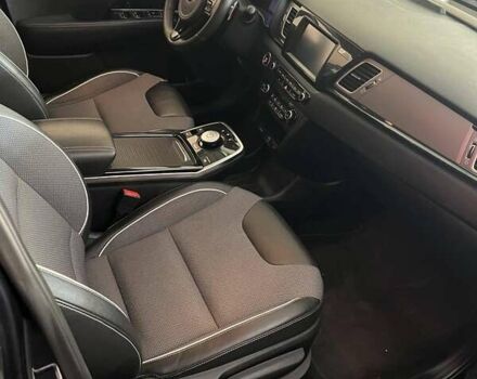 Синий Киа Niro, объемом двигателя 0 л и пробегом 137 тыс. км за 16500 $, фото 1 на Automoto.ua
