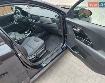 Синий Киа Niro, объемом двигателя 0 л и пробегом 107 тыс. км за 17777 $, фото 3 на Automoto.ua