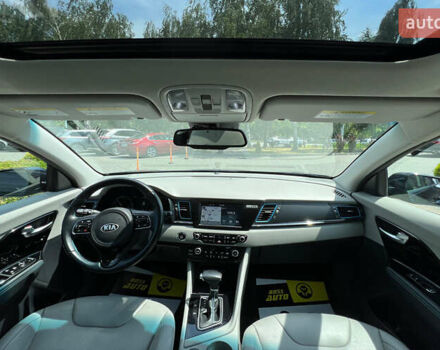 Синій Кіа Niro, об'ємом двигуна 1.6 л та пробігом 92 тис. км за 19700 $, фото 11 на Automoto.ua
