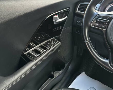 Синий Киа Niro, объемом двигателя 0 л и пробегом 155 тыс. км за 18650 $, фото 73 на Automoto.ua