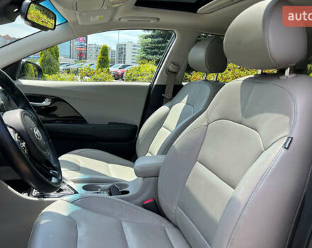 Синій Кіа Niro, об'ємом двигуна 1.6 л та пробігом 92 тис. км за 19700 $, фото 13 на Automoto.ua